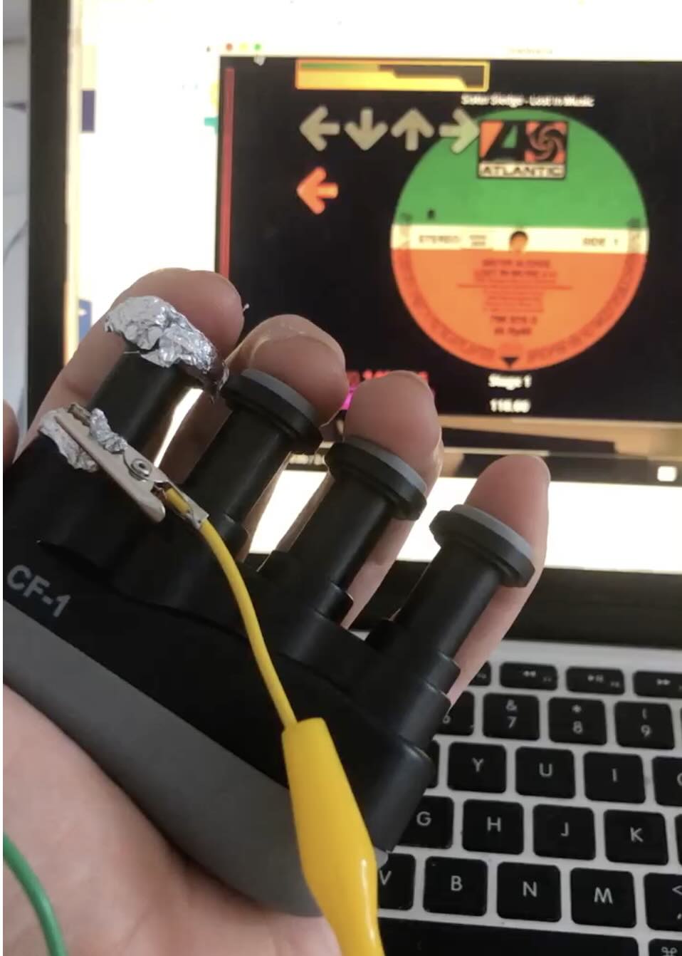 Hand music controller